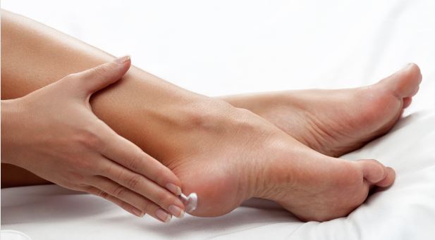 THE BENEFITS OF USING FOOT CREAM  OR LOTION FOR FOOT HEALTH - SelectFlex